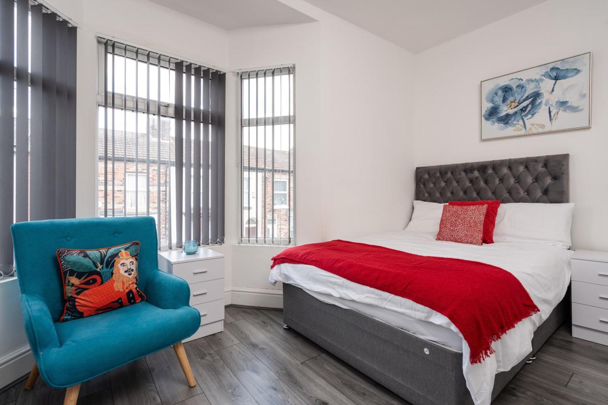 Huge 4 Bedroom Ensuite-Liverpool-Parking Экстерьер фото