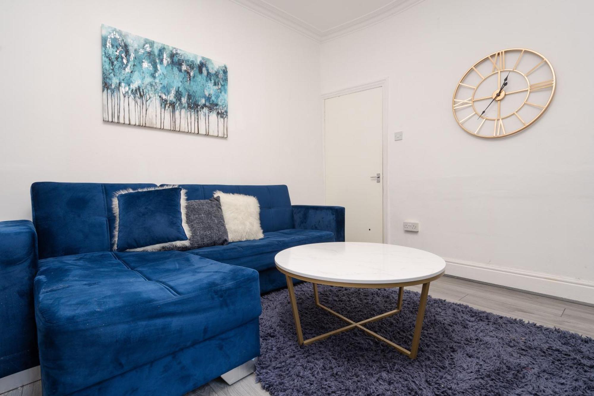 Huge 4 Bedroom Ensuite-Liverpool-Parking Экстерьер фото